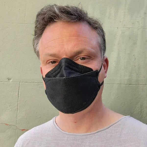 Man wearing Laianzhi Tri-fold KN95 Mask T99+