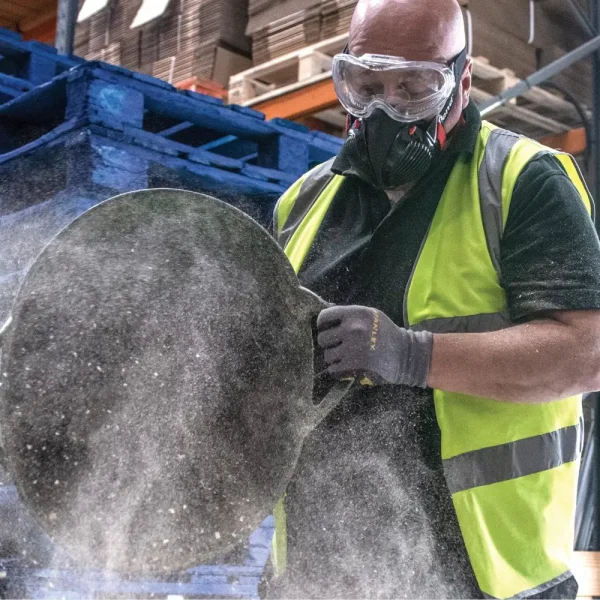 Trend Air Stealth P3 Dust Mask Respirator (Medium/Large) - Image 4